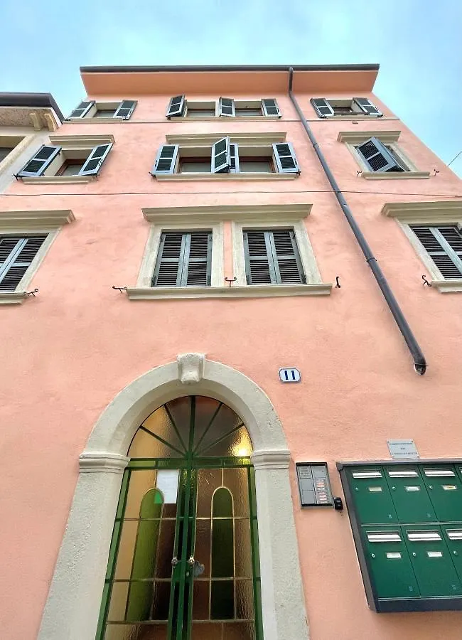 River Castle Central Verona 0*,