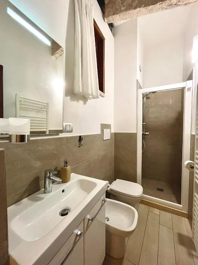 River Castle Central Verona Apartment